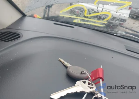 2015 Jeep Compass Latitude z USA, uszkodzony, nr VIN 1C4NJCEB3FD139202